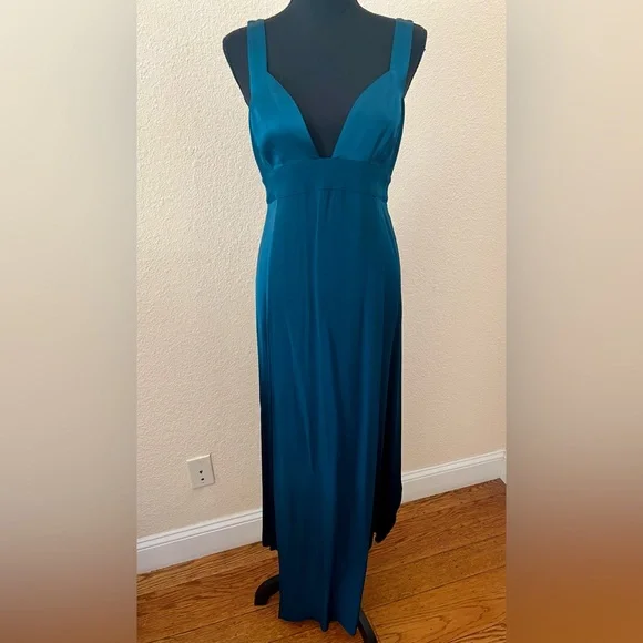 NWT Ioanna Kourbela Emerald Green Silky Grecian Style Maxi Dress Size Small - threedaughtersproperties.com NWT Ioanna Kourbela Emerald Green Silky Grecian Style Maxi Dress Size Small - threedaughtersproperties.com